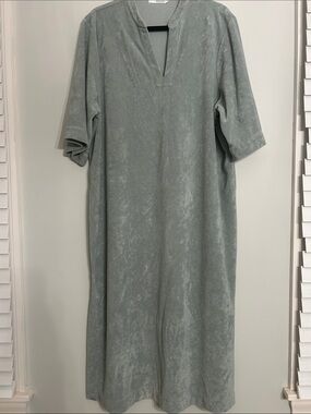 Barefoot Dreams Beach Relaxed Sage Green V-Neck Maxi Dress